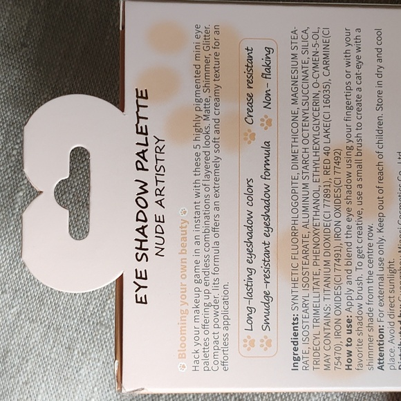 Unicat Cute Cat Paw Eye Shadow Palette - Picture 5 of 9